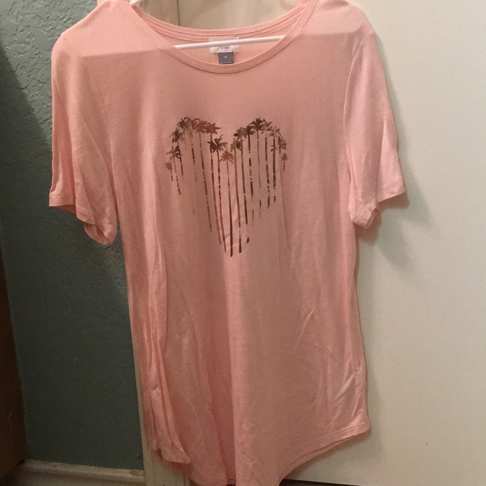 CUTE AND BASIC OLD NAVY TEE